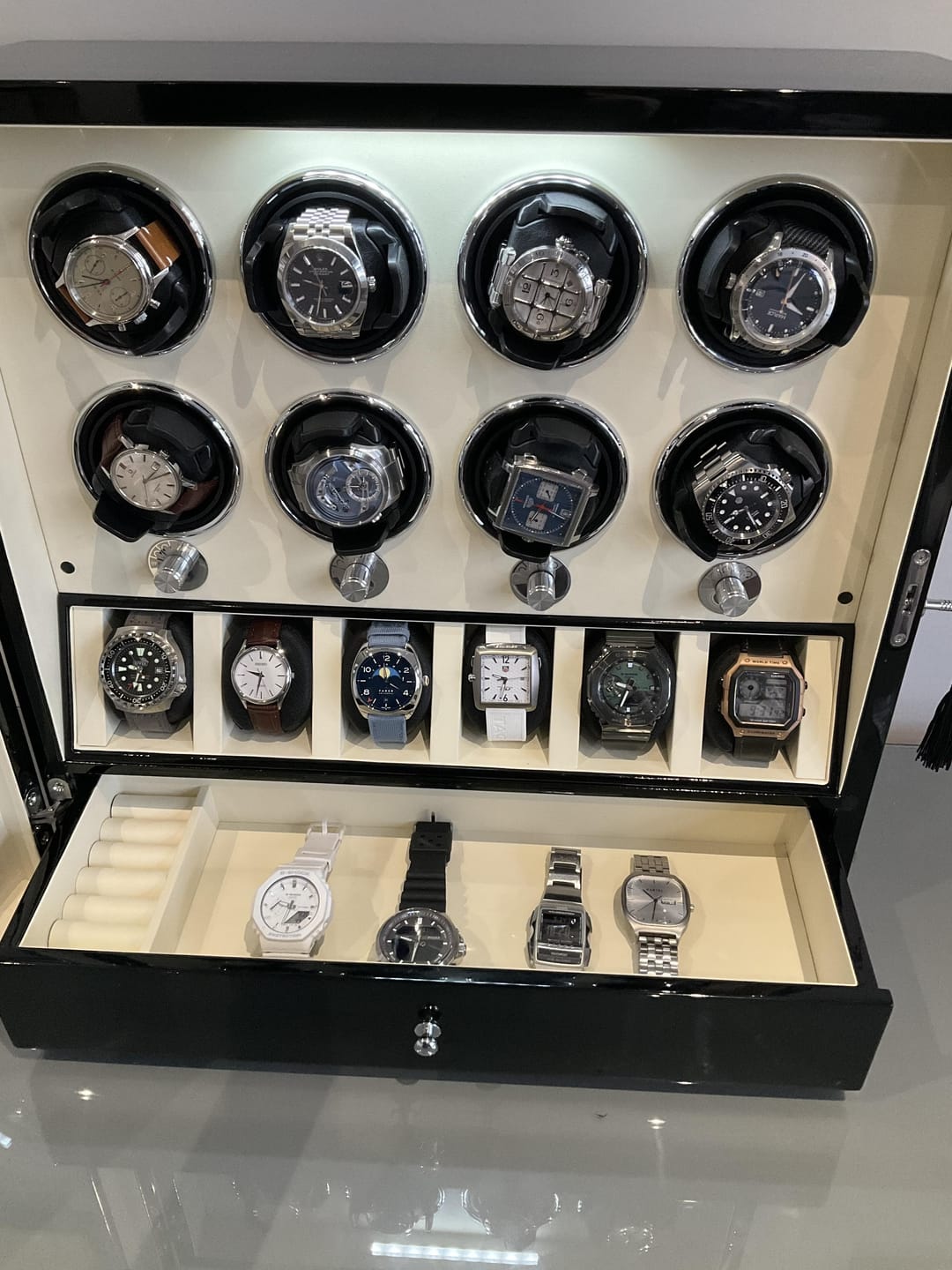 Customer photo review of Compact 8 Watch Winder with 6 Storage Space and Interior Backlight