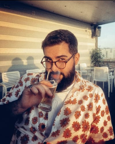 Customer photo review of Chemise à fleurs hawaïennes tropicales en coton à imprimé marguerites pour hommes