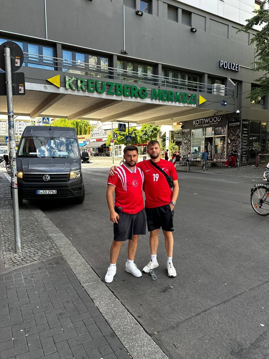 Customer photo review of Türkiye Efsane Kirmizi Turkey Retro Kirmizi Özel Forma Football Jersey Maglia Trikot Maillot