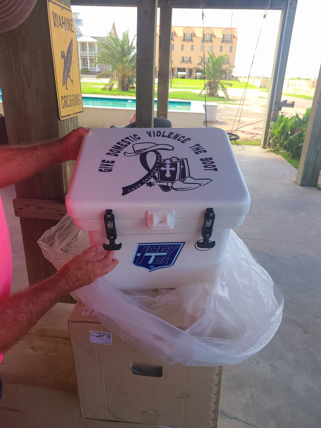 Customer photo review of ICEY-TEK 25 Quart Cooler