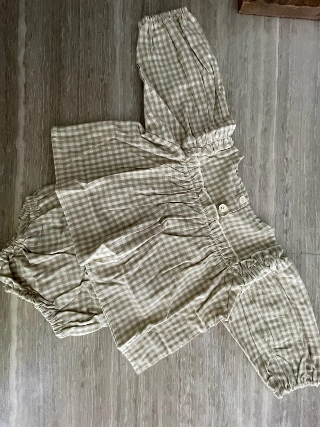 Customer photo review of Plaid Balloon Sleeve Linen Bloomer Set