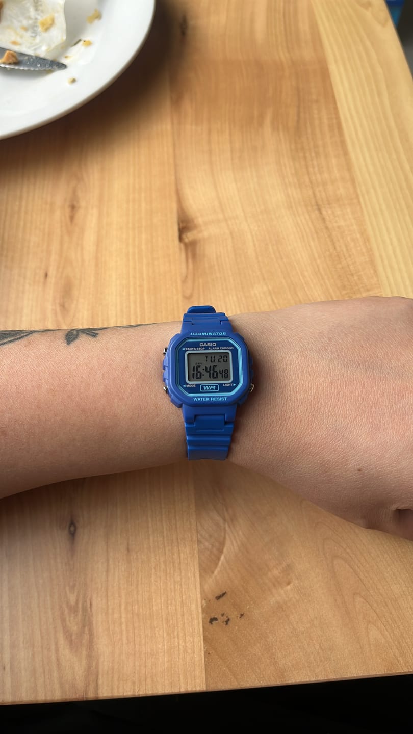 Customer photo review of Reloj Casio Vintage LA-20WH-2ADF Azul