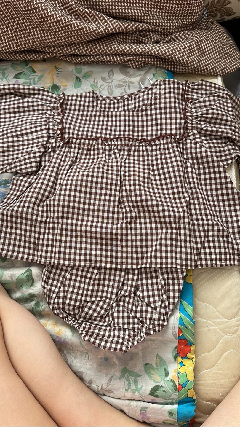 Customer photo review of Plaid Balloon Sleeve Linen Bloomer Set