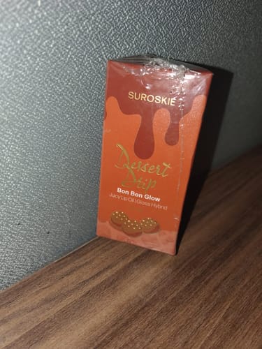 Customer photo review of Dessert Drip Lip Oil/ Lip Gloss