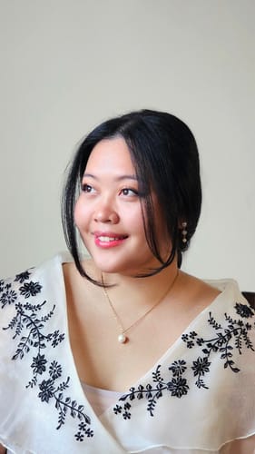 Customer photo review of Gota Pearl Necklace