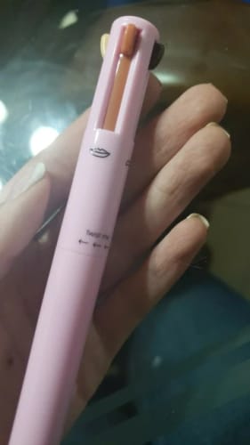 Customer photo review of Crayon de Maquillage 4-en-1 : Tout ce dont vous avez besoin, en un seul outil !