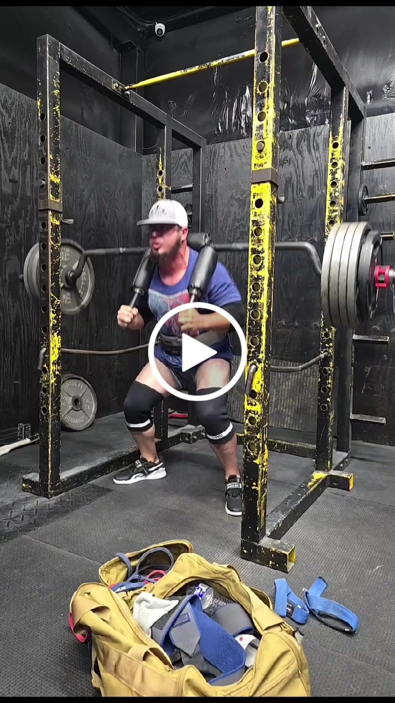Customer video review of 7MM Inferno PRO Knee Sleeves - EXTRA STIFF NEOPRENE - IPF Approved