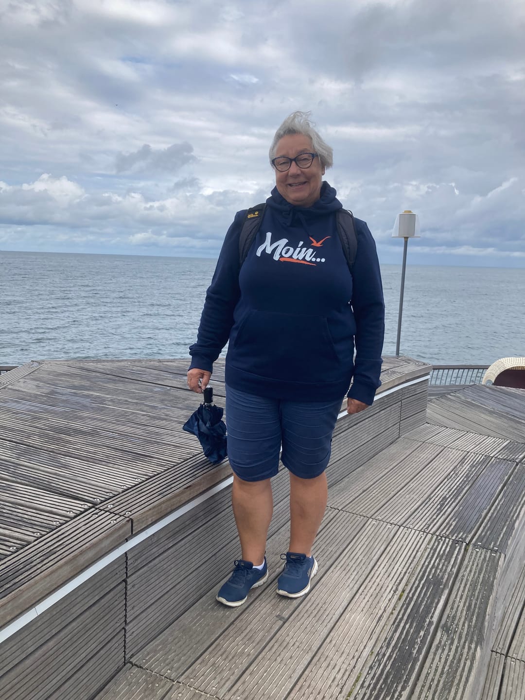 Customer photo review of Moin.. Tschüss! · Unisex Bio Hoodie