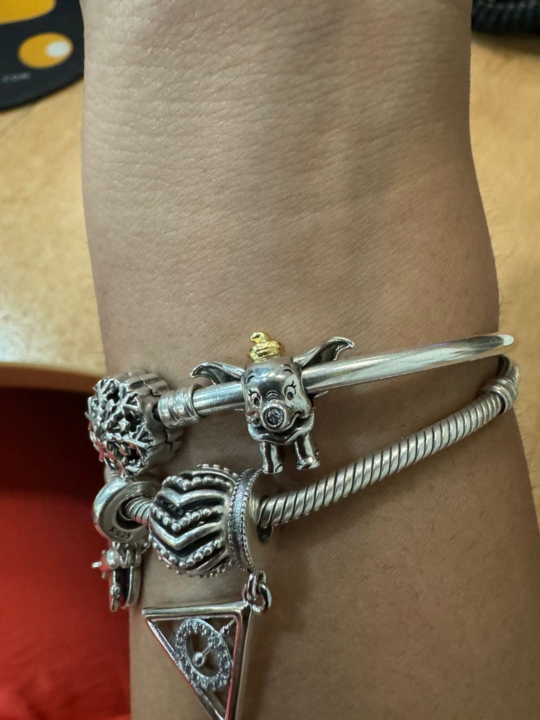 Customer photo review of Charm Reliquias de la Muerte