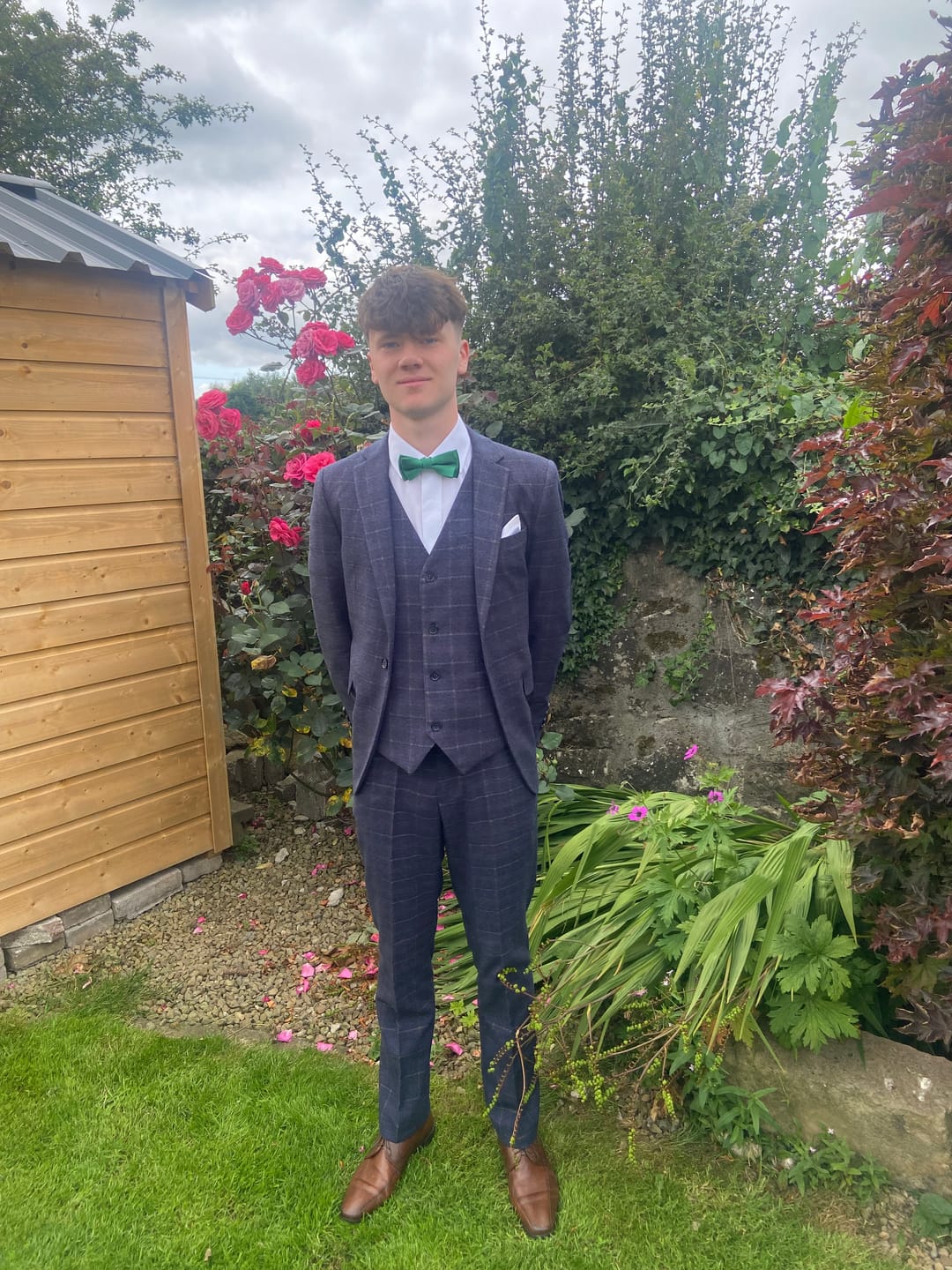Customer photo review of Three-piece suit Shelby
