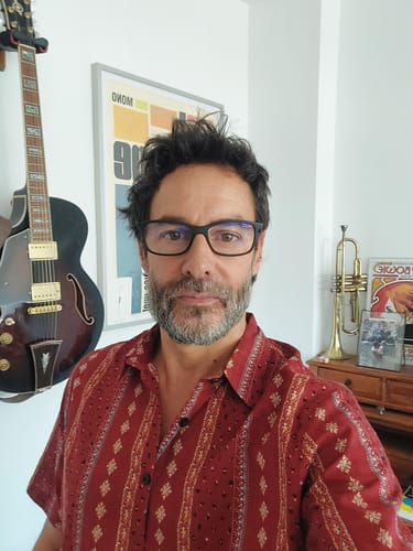 Customer photo review of Chemise rétro à manches courtes pour hommes, imprimé rayé rouge, boutonnée, vintage des années 70