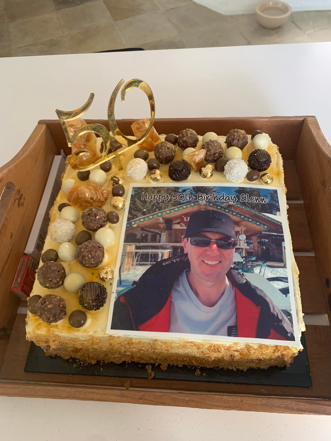 Customer photo review of 19 cm x 19 cm Square Pre-cut Custom Edible Icing Image