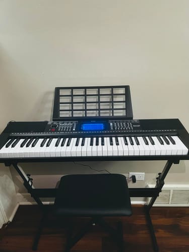 Customer photo review of Donner DEK-610S Home Keyboards 61 Key Electronic Piano Black Set