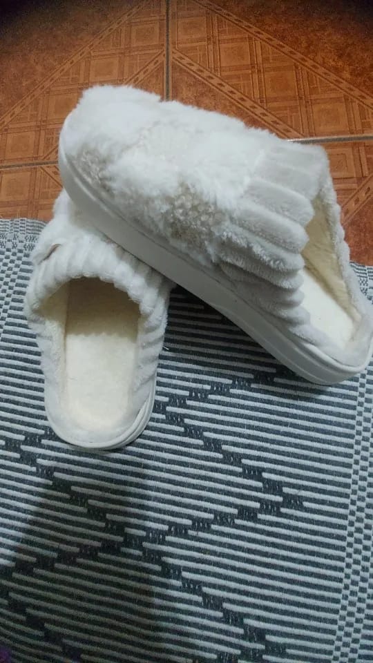 Customer photo review of Nordic Fluffy Slippers