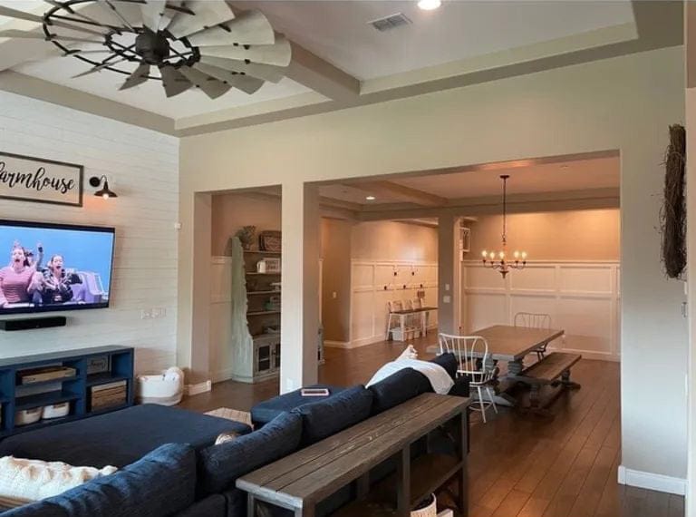 Customer photo review of Farmhouse 5-Light Candle Style Chandelier