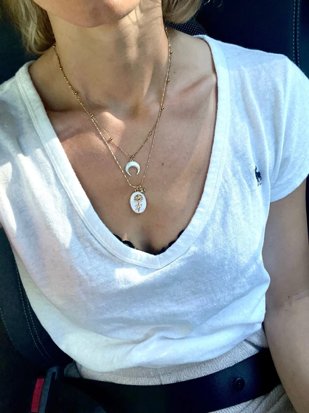 Customer photo review of Birth Flower Necklace with Birthstone '18k Gold Plated'
