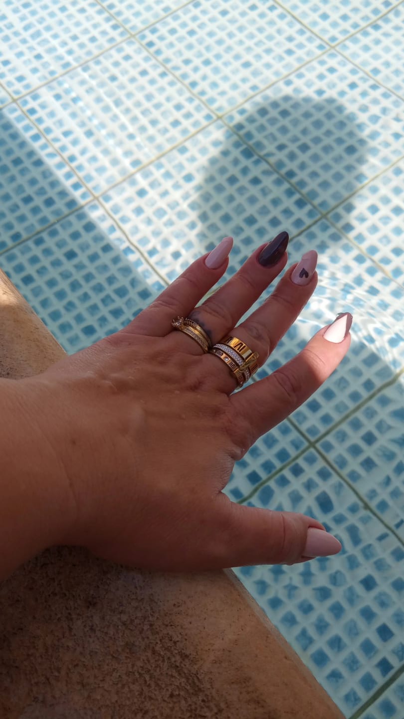 Customer photo review of Anel Triplo Momentos Banhado em Ouro 18k