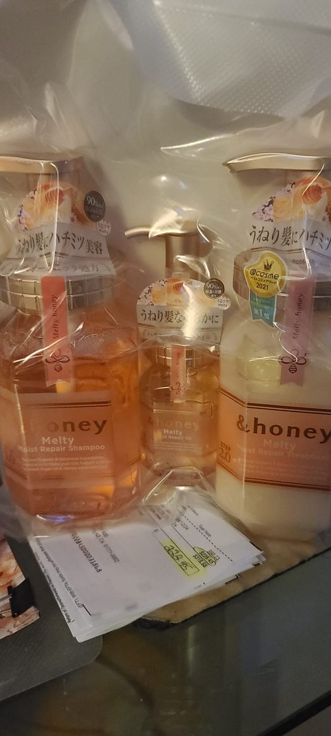 Customer photo review of & Honey Melty Moist Repair Shampoo, Treatment & Hair Oil Set 440ml Each + 100ml