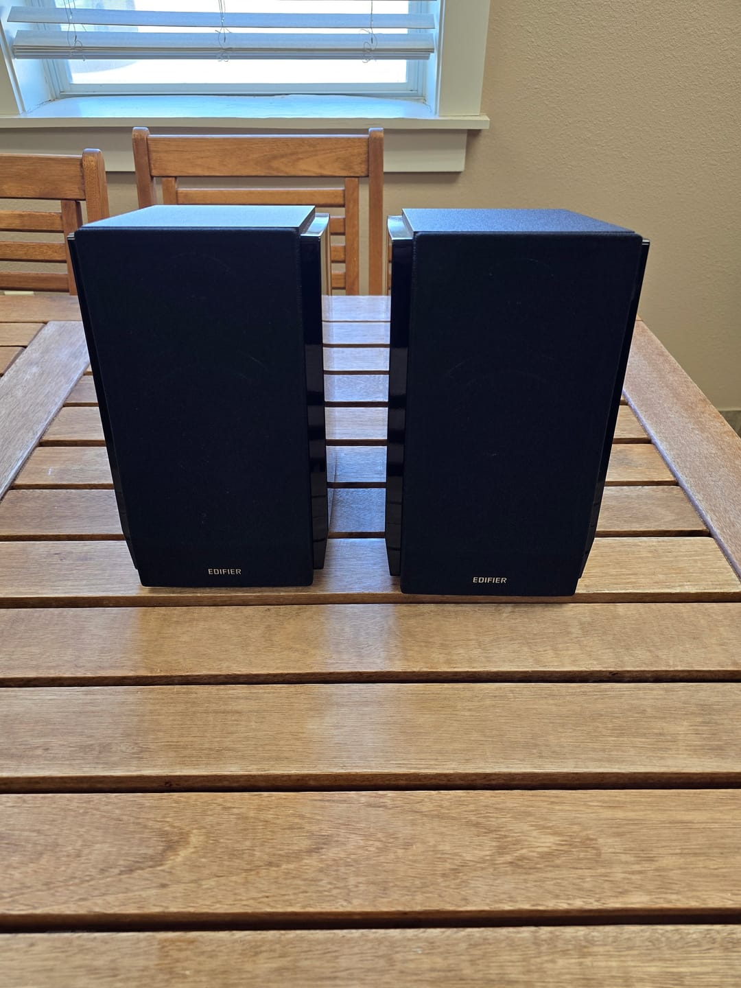 Customer photo review of R1850DB Bookshelf Speakers Bookshelf Speakers with Subwoofer Out