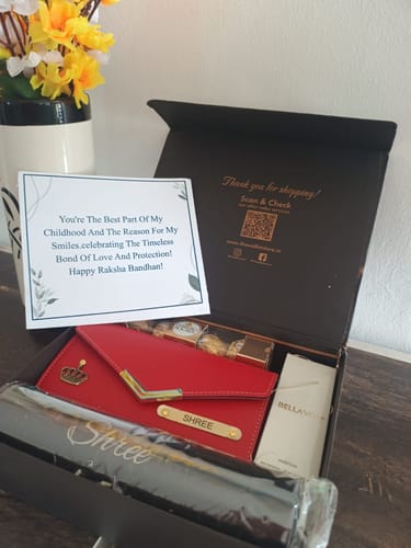 Customer photo review of Pretty Pack Personalized Gift Hamper For Her