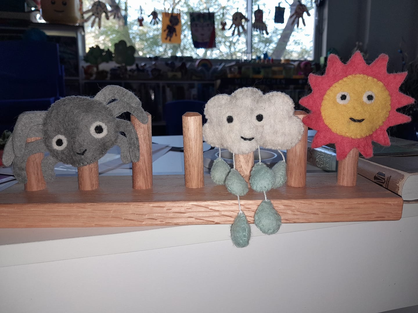 Customer photo review of Itsy Bitsy Spider (Incy Wincy Spider), Finger Puppet Set