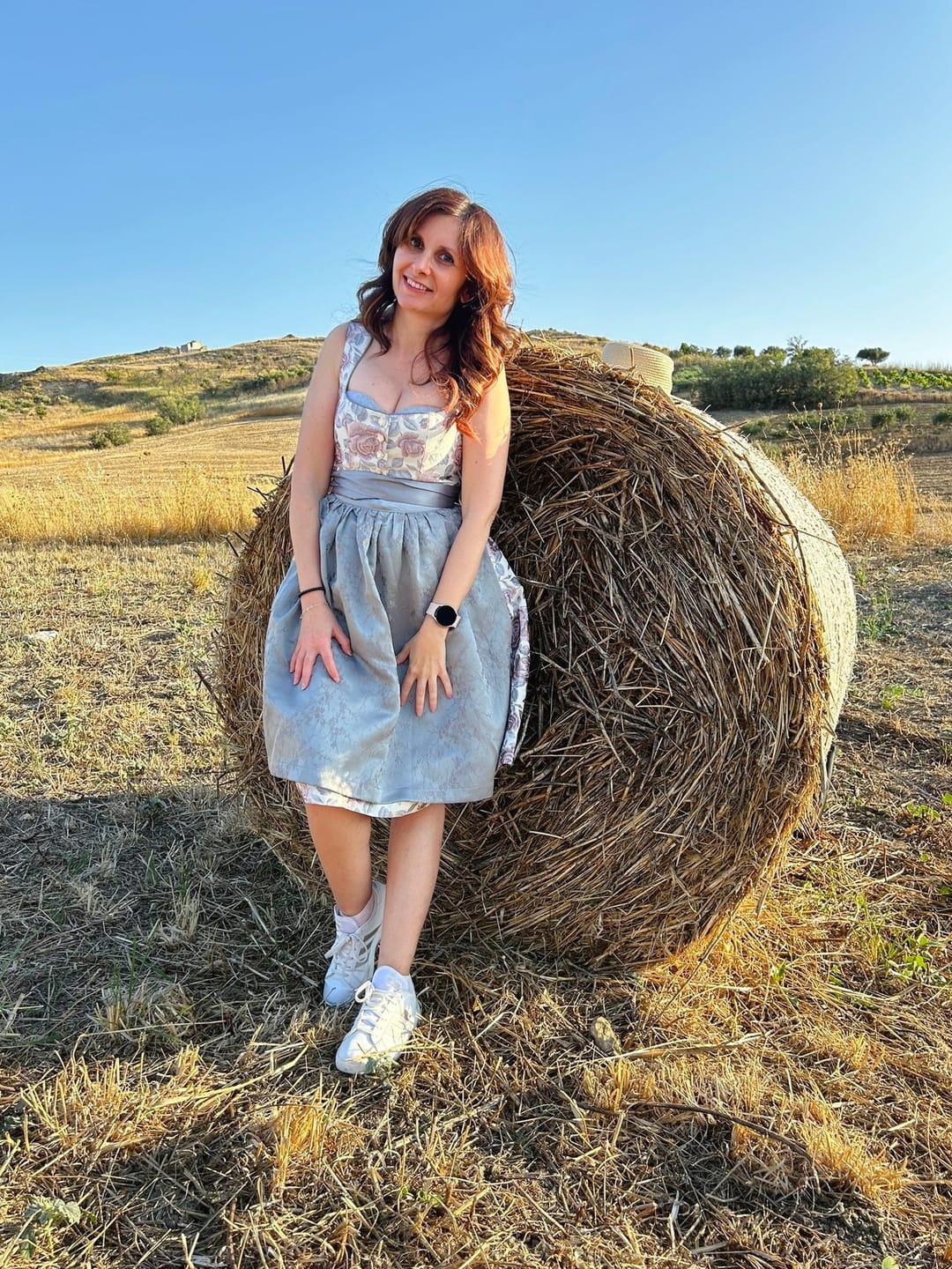 Customer photo review of Damen Schwarz Gerader Ausschnitt Dirndl