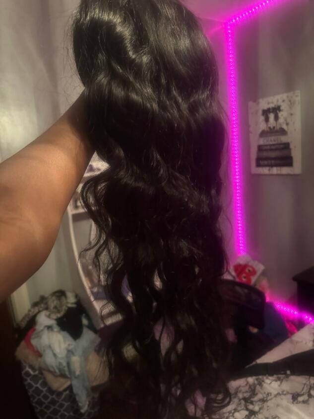 Customer photo review of Wavymy Body Wave Pre-bleached Wear Go Glueless HD Lace Wigs 4x6 Lace Closure Wigs 180% Density