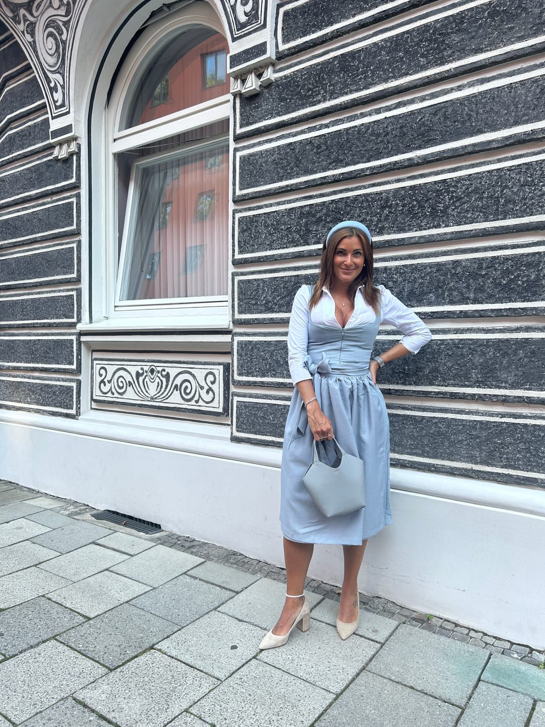 Customer photo review of Damen Schwarz Gerader Ausschnitt Dirndl
