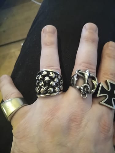 Customer photo review of Fallen Skulls Ring