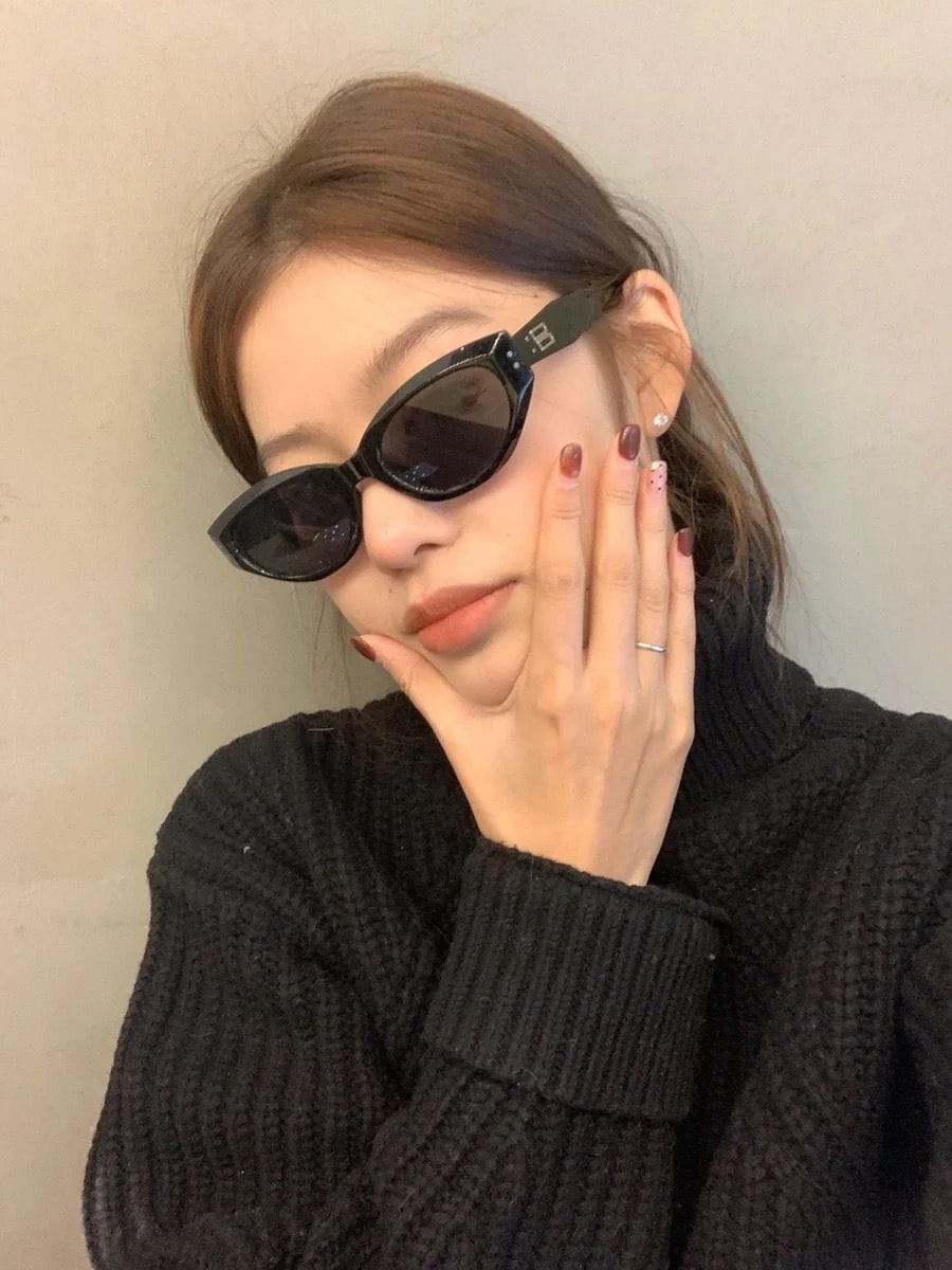 Customer photo review of Kyoto Oval Framed Sunglasses