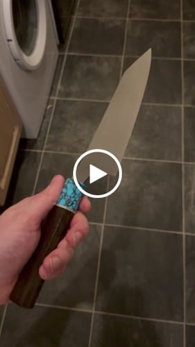 Customer video review of Yu Kurosaki Gekko Bunka 170 mm (Turquoise Handle)