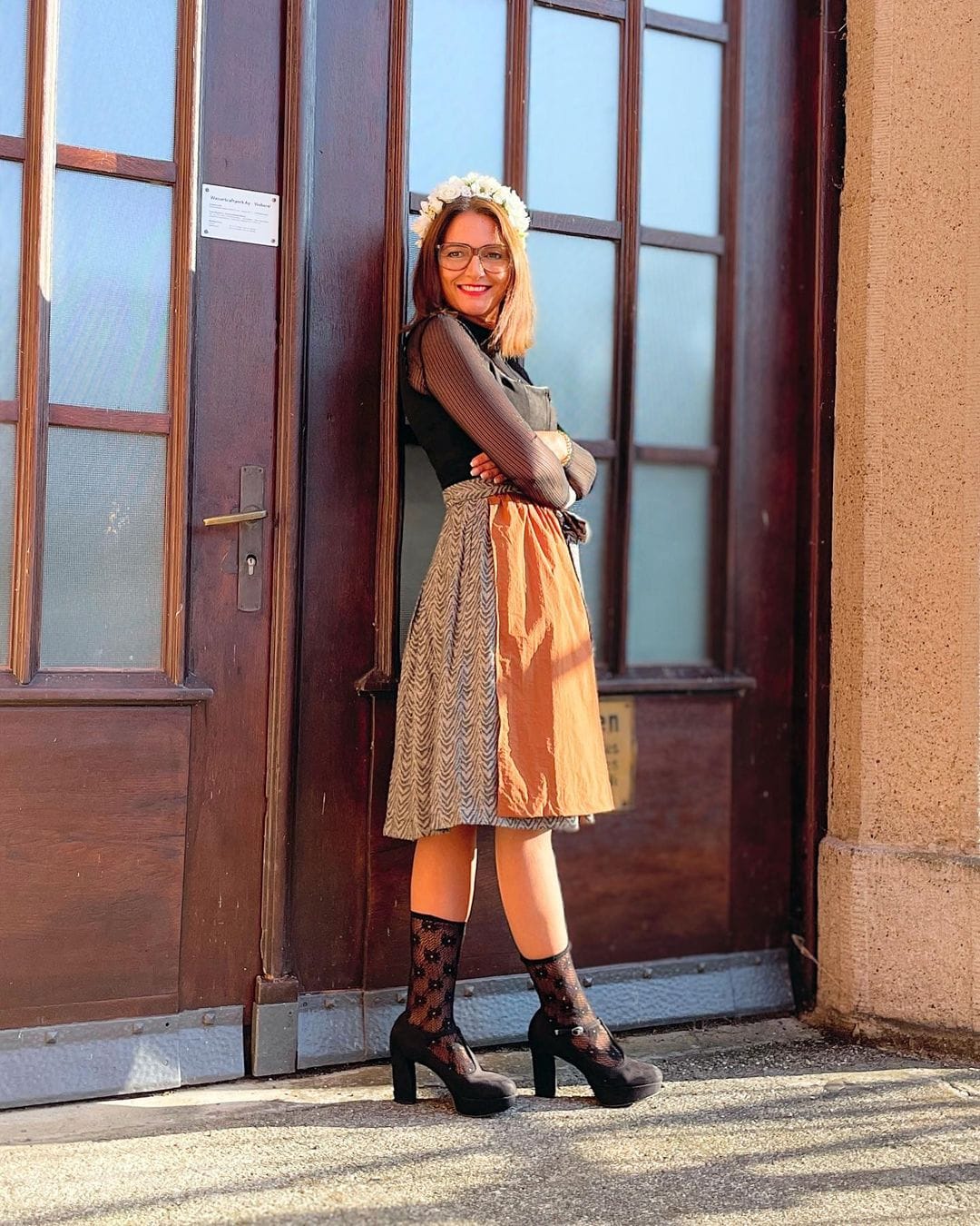 Customer photo review of Damen Schwarz Gerader Ausschnitt Dirndl