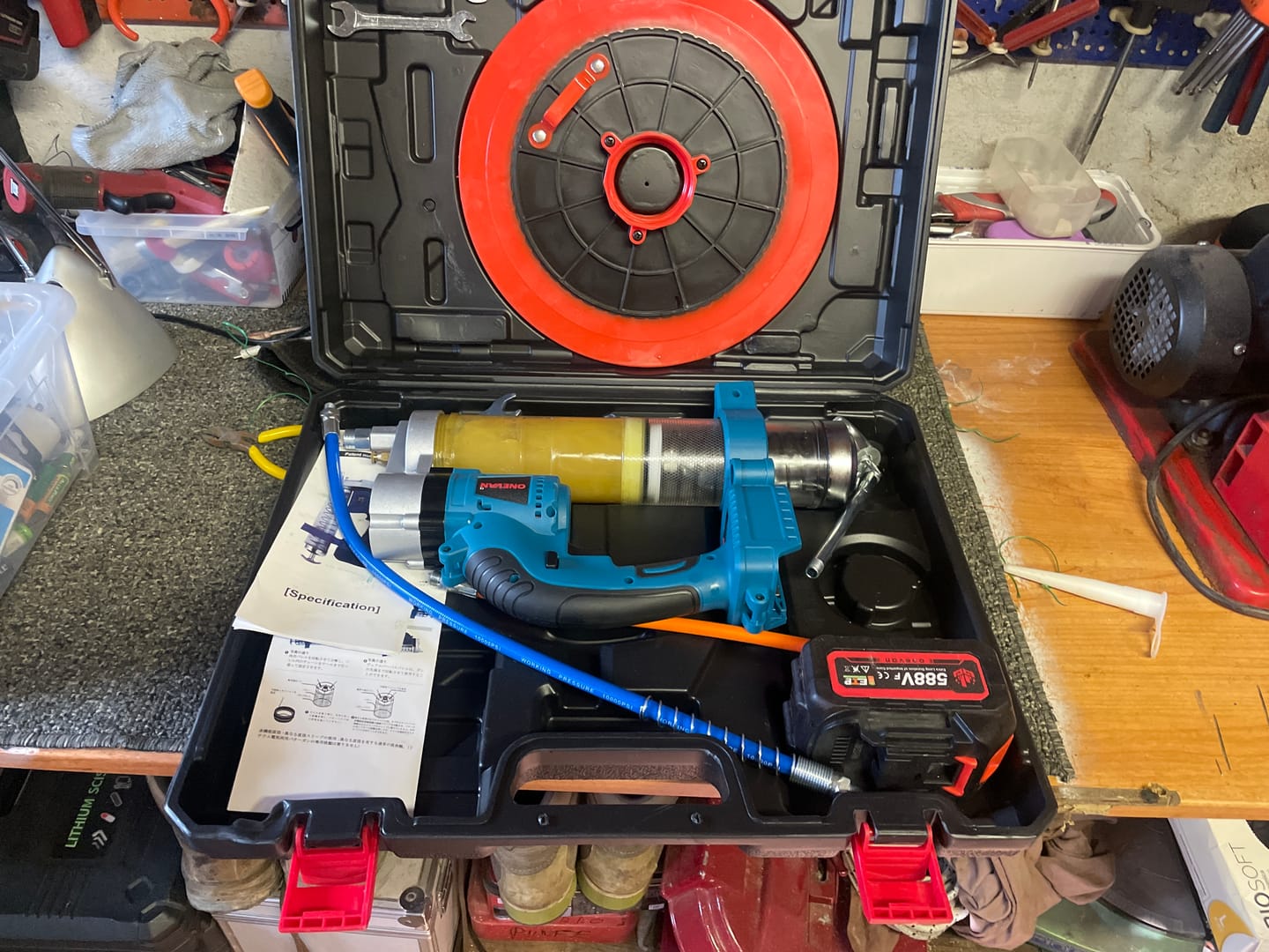 Customer photo review of ONEVAN 10000PSL Cordless Electric High-Pressure Car Grease Gun | For Makita 18V Battery