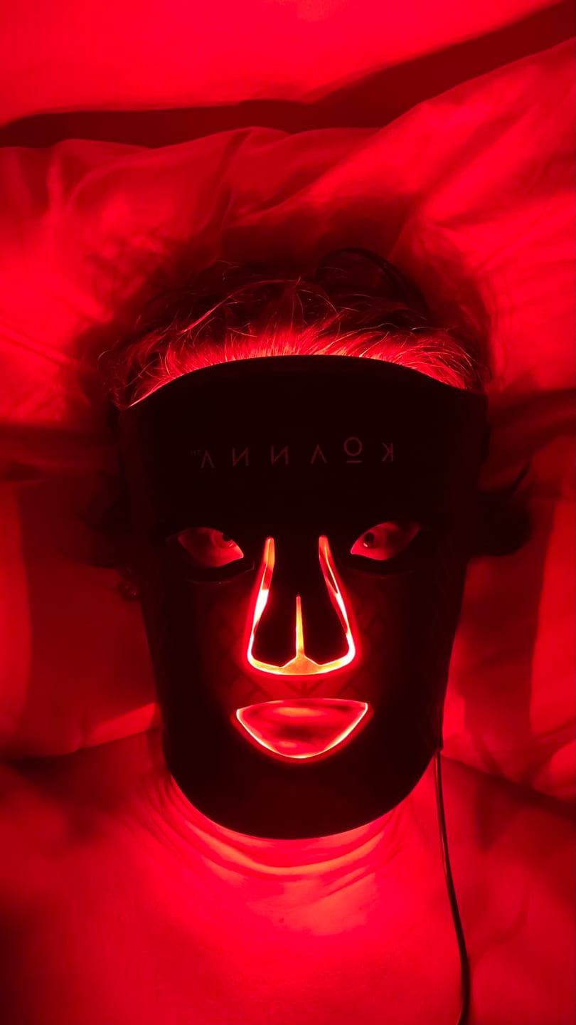 Customer photo review of Koanna® MultiGlo™ LED Lichttherapie-Maske