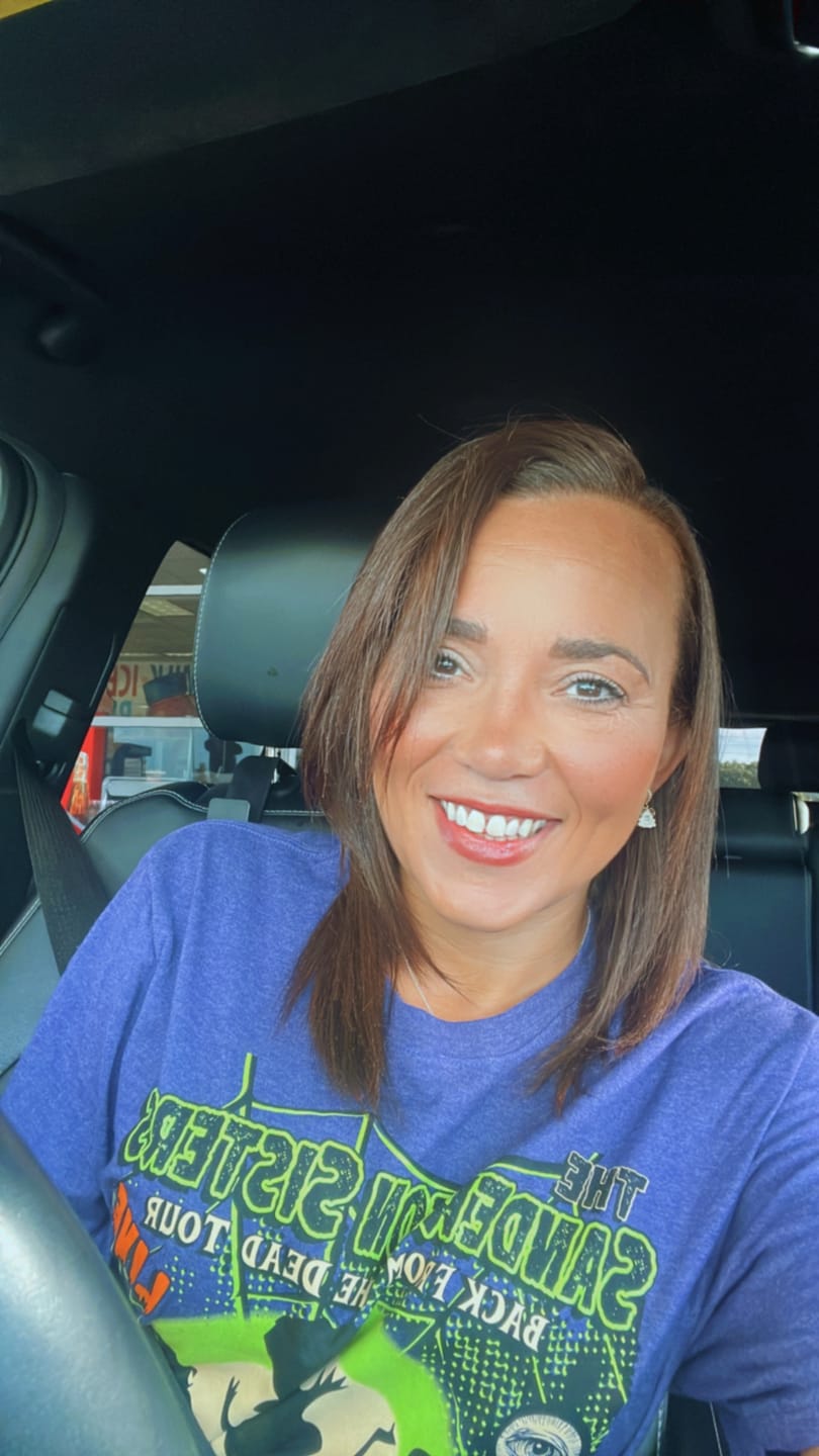 Customer photo review of Sanderson Sisters Concert Tour Shirt