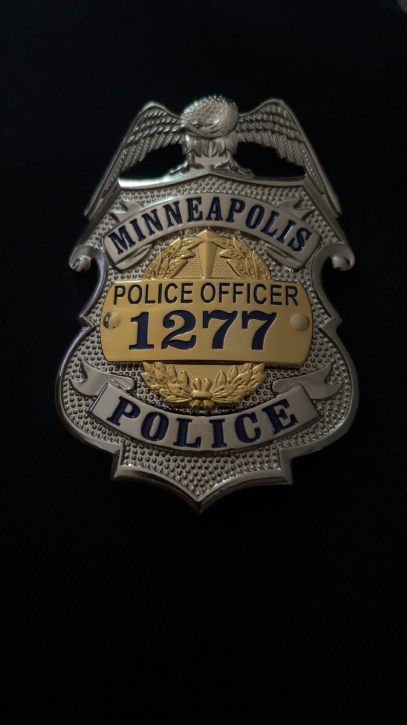 Customer photo review of US MPD Minneapolis Police Officer Badge #1277