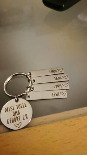 Customer photo review of Diese tolle Oma gehört zu - Schlüsselanhänger