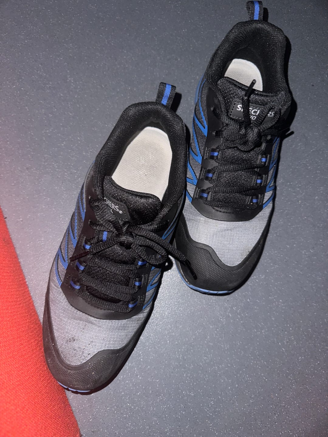 Customer photo review of Skechers Workwear Puxal Safety Trainers S1 Black/Blue
