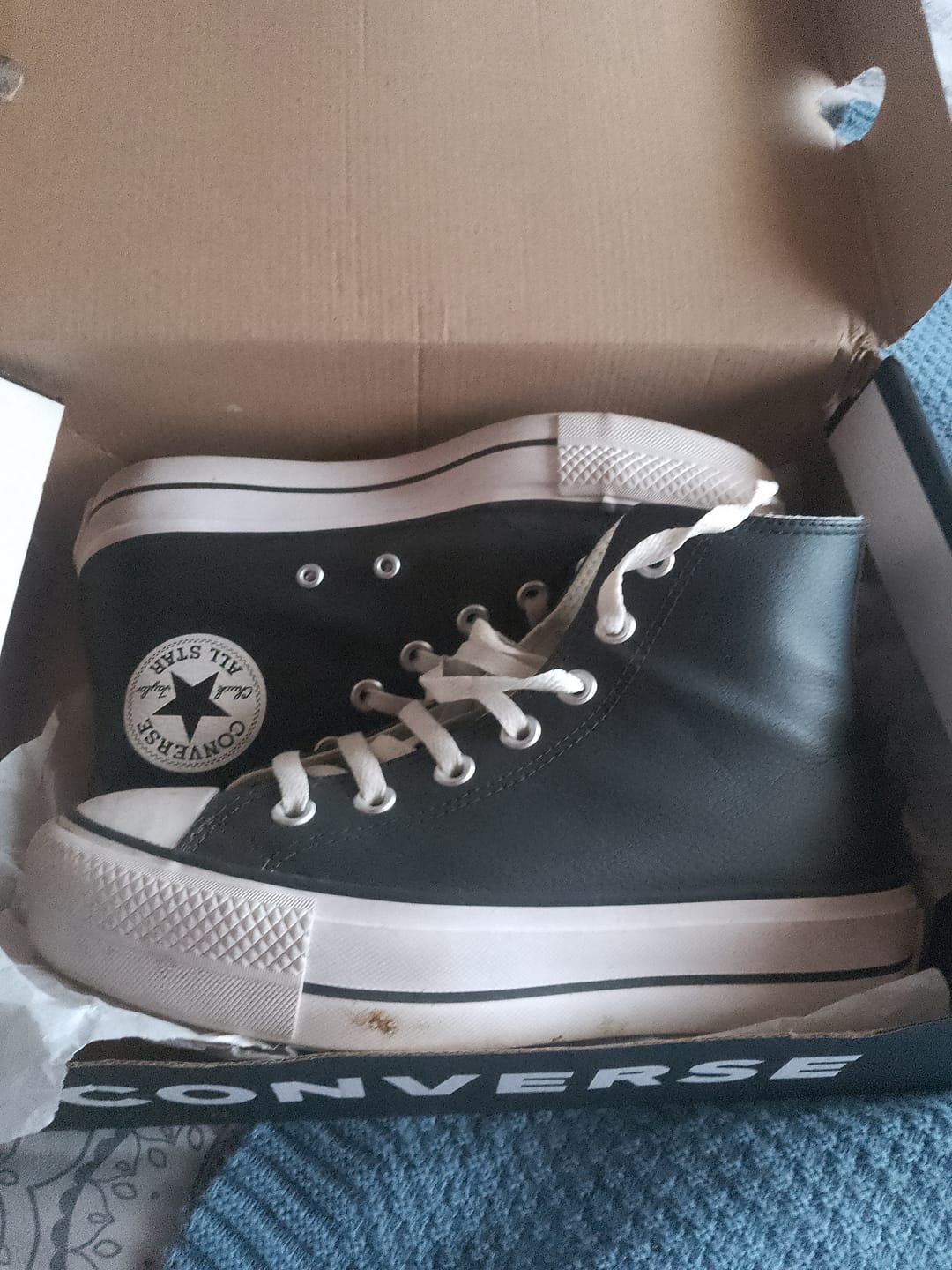Customer photo review of Zapatillas Converse Chuck Taylor Hi Platform Leather Negro Blanco