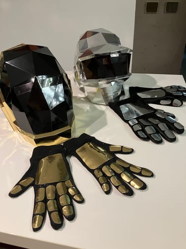 Customer photo review of Patrons Casque Daft Punk doré (pdf)