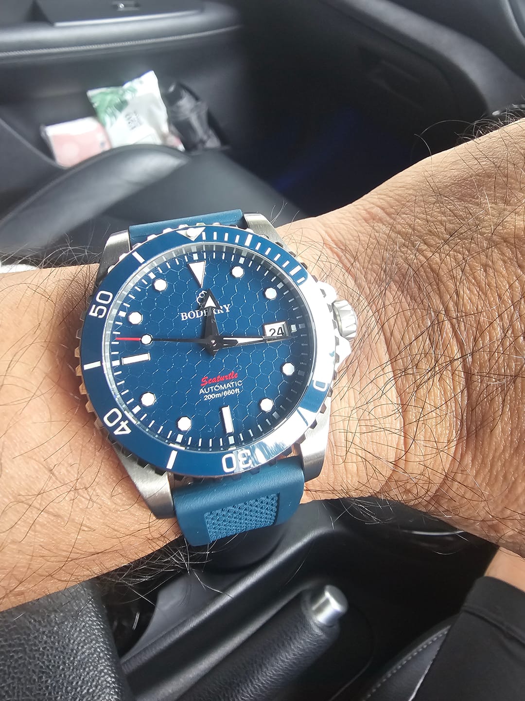 Customer photo review of SEATURTLE.OCEAN(TITANIUM) - Automatic Titanium Diver Watch | Sea Blue/Ti-bracelet