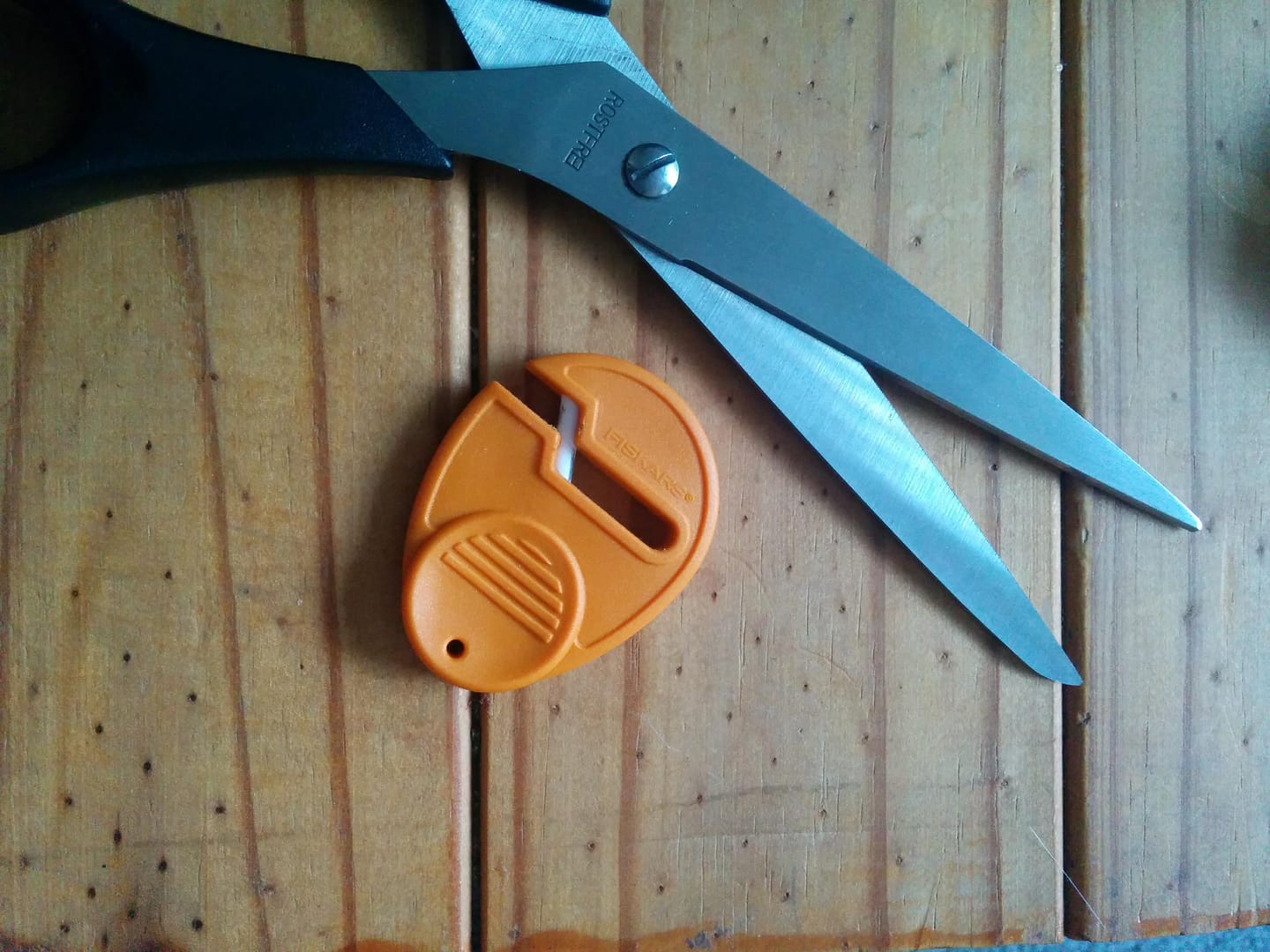 Customer photo review of Fiskars Scissors Sharpener