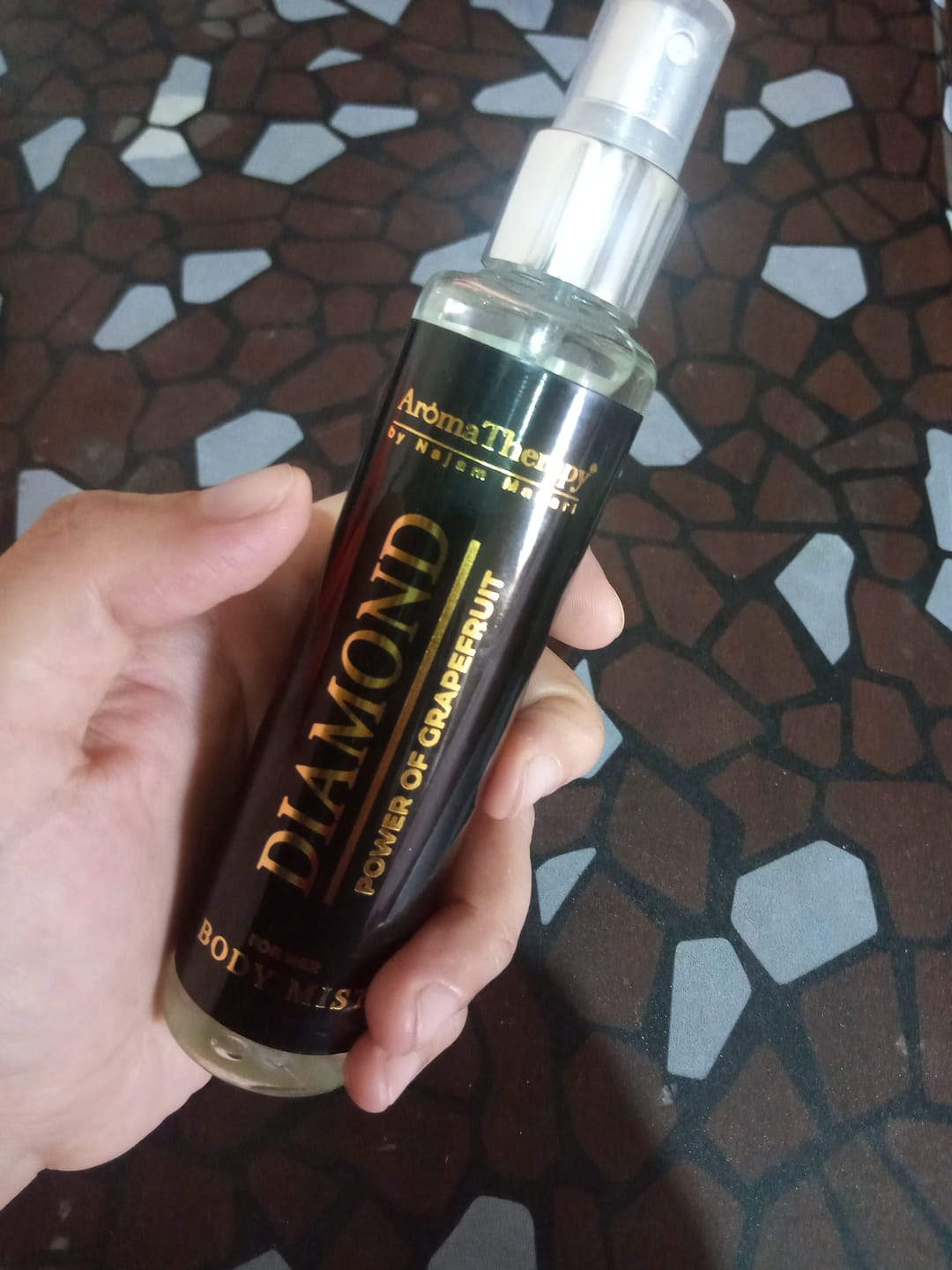 Customer photo review of Diamond Natural Body Mist - Made With Grapefruit - Unleash the Mysterious You!!