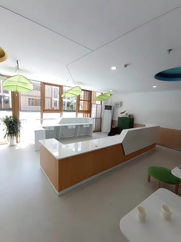 Customer photo review of Modern Reception Desk for Professional Spaces