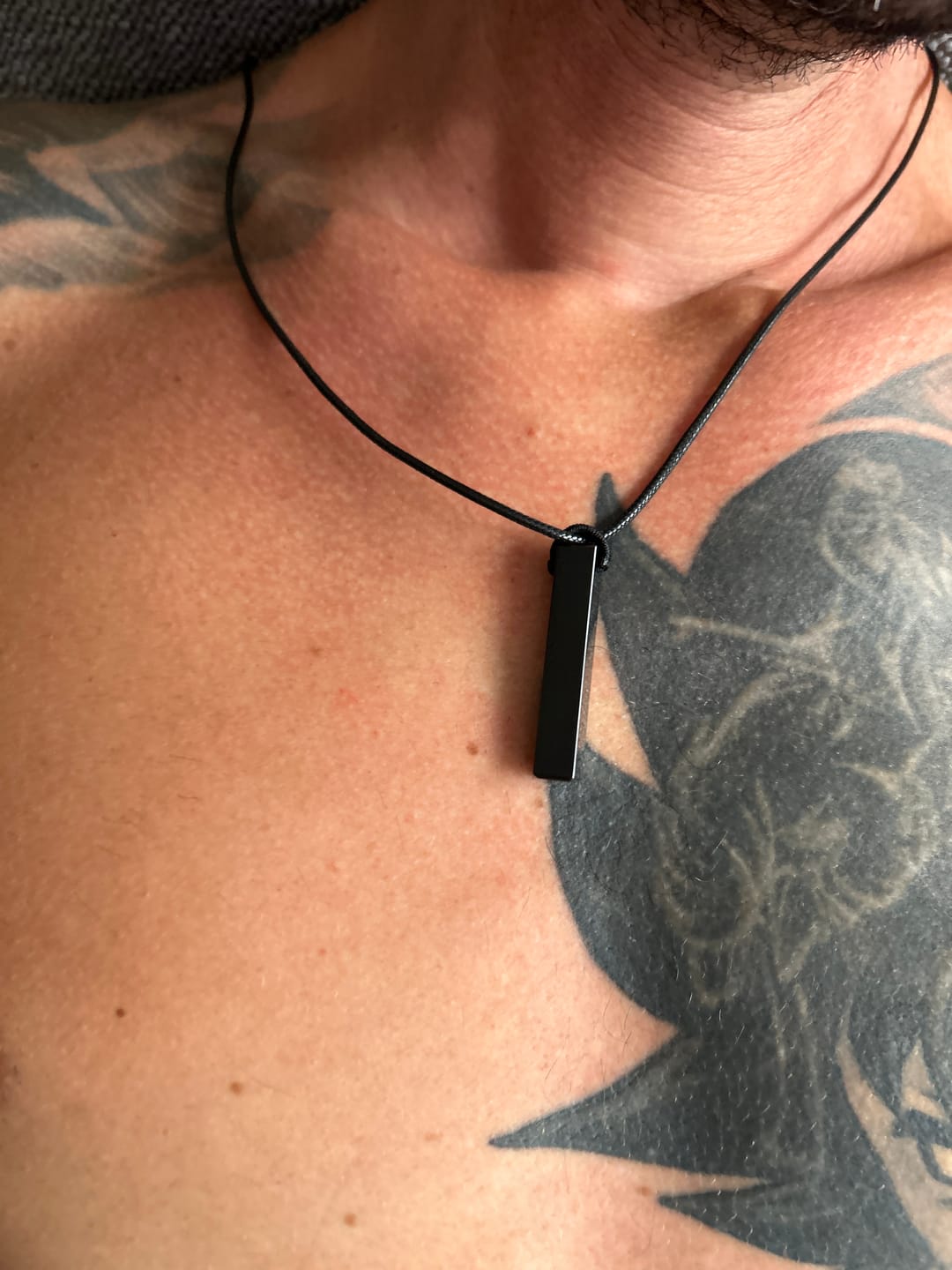 Customer photo review of Pendentif "Protection" en Obsidienne Noire