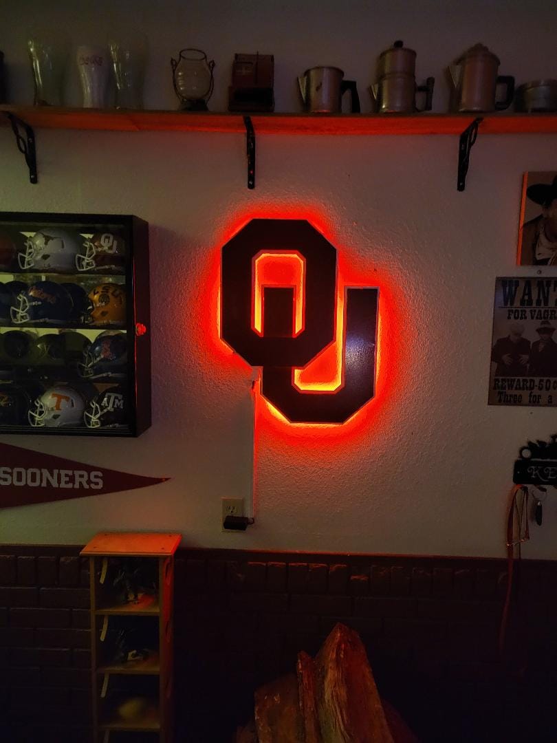 Customer photo review of Oklahoma Sooners "OU" Vintage 3D Metal Wall Art