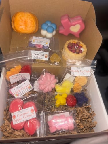 Customer photo review of Wax Melts of the Month Mystery Box (August 2024)