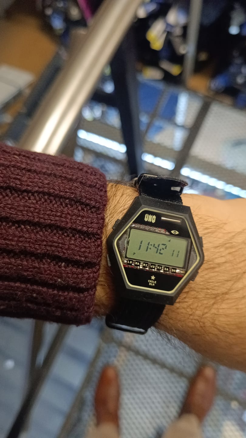 Customer photo review of PREVENTA CON DESPACHO JULIO: El Número Uno, el primer reloj digital en la historia de Chile