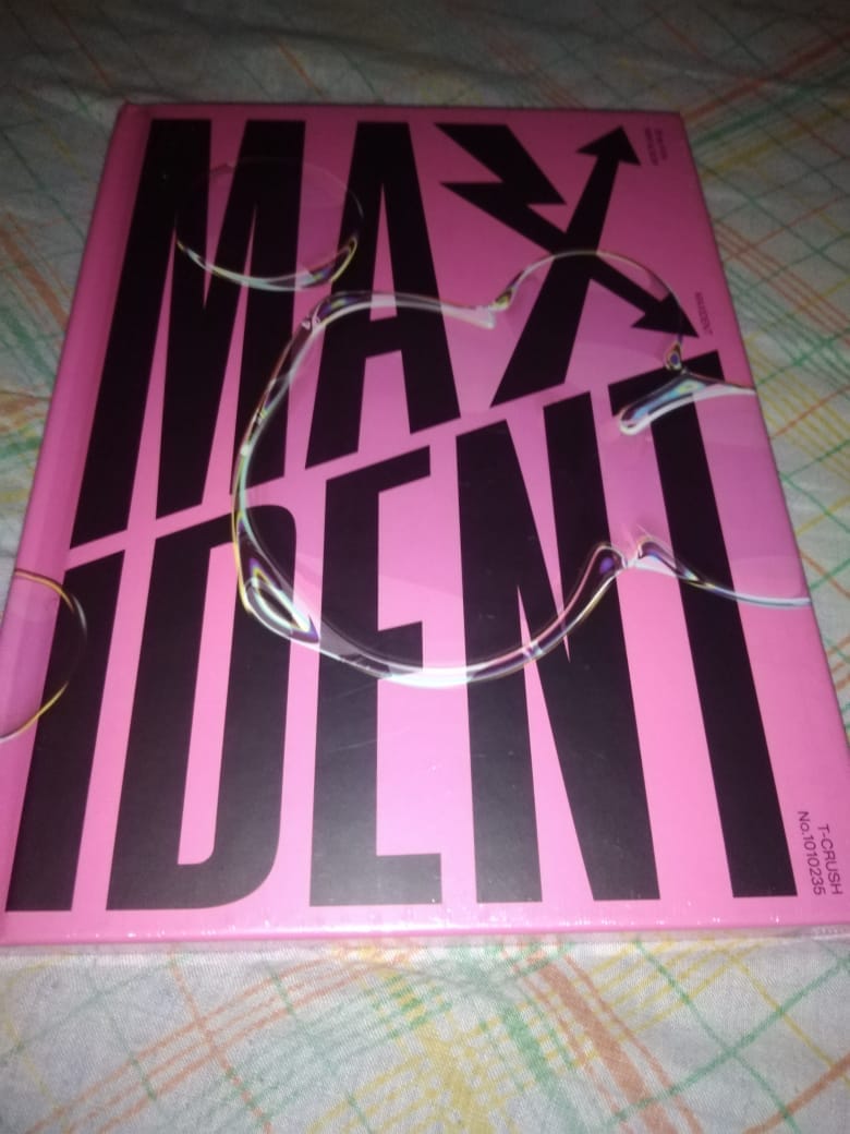 Customer photo review of STRAY KIDS - 7TH MINI ALBUM MAXIDENT STANDARD EDITION
