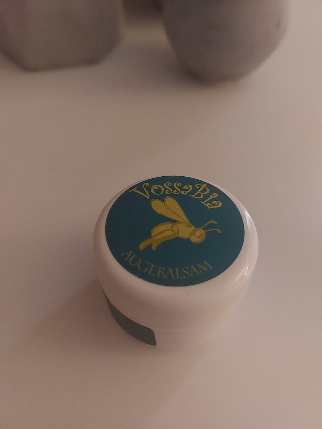 Reseña fotográfica de un cliente sobre el bálsamo para ojos
